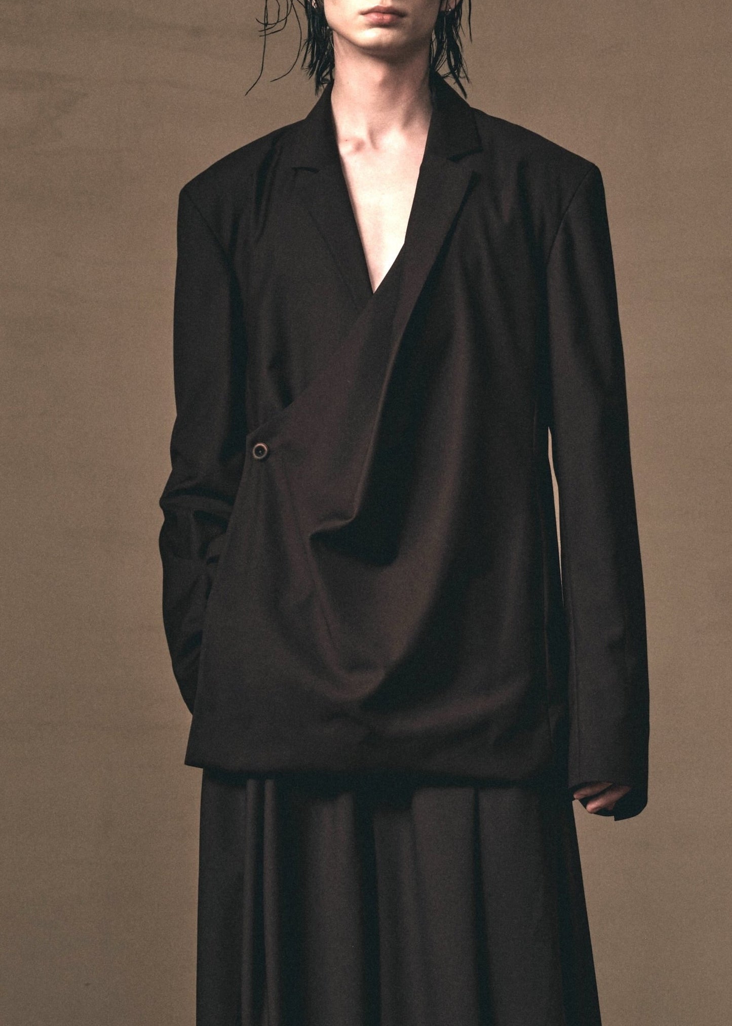 PLEATED ASYMMETRIC BLAZER