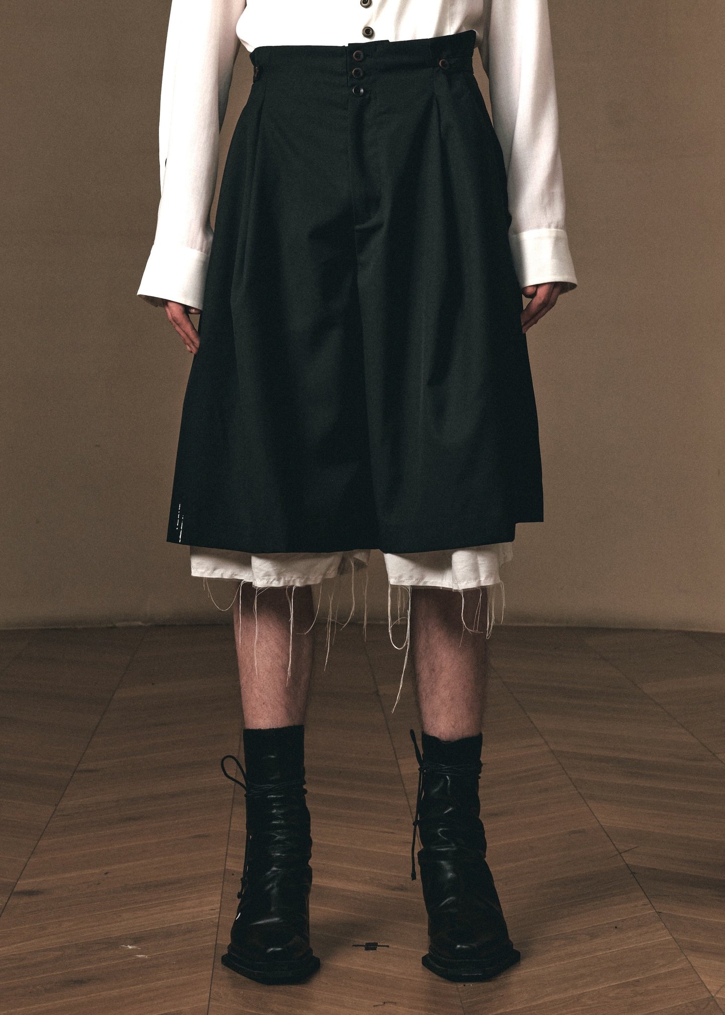 LINED PLEATED SHORTS