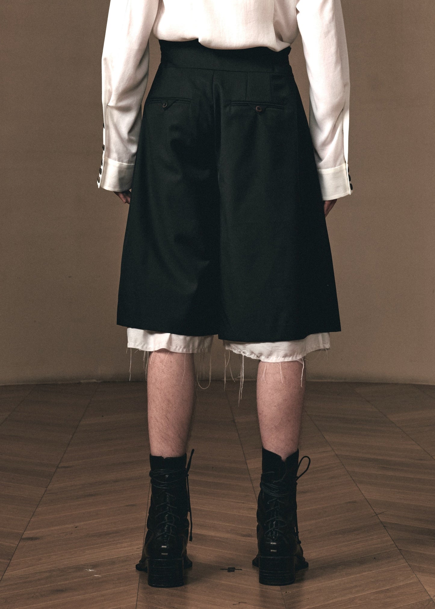 LINED PLEATED SHORTS