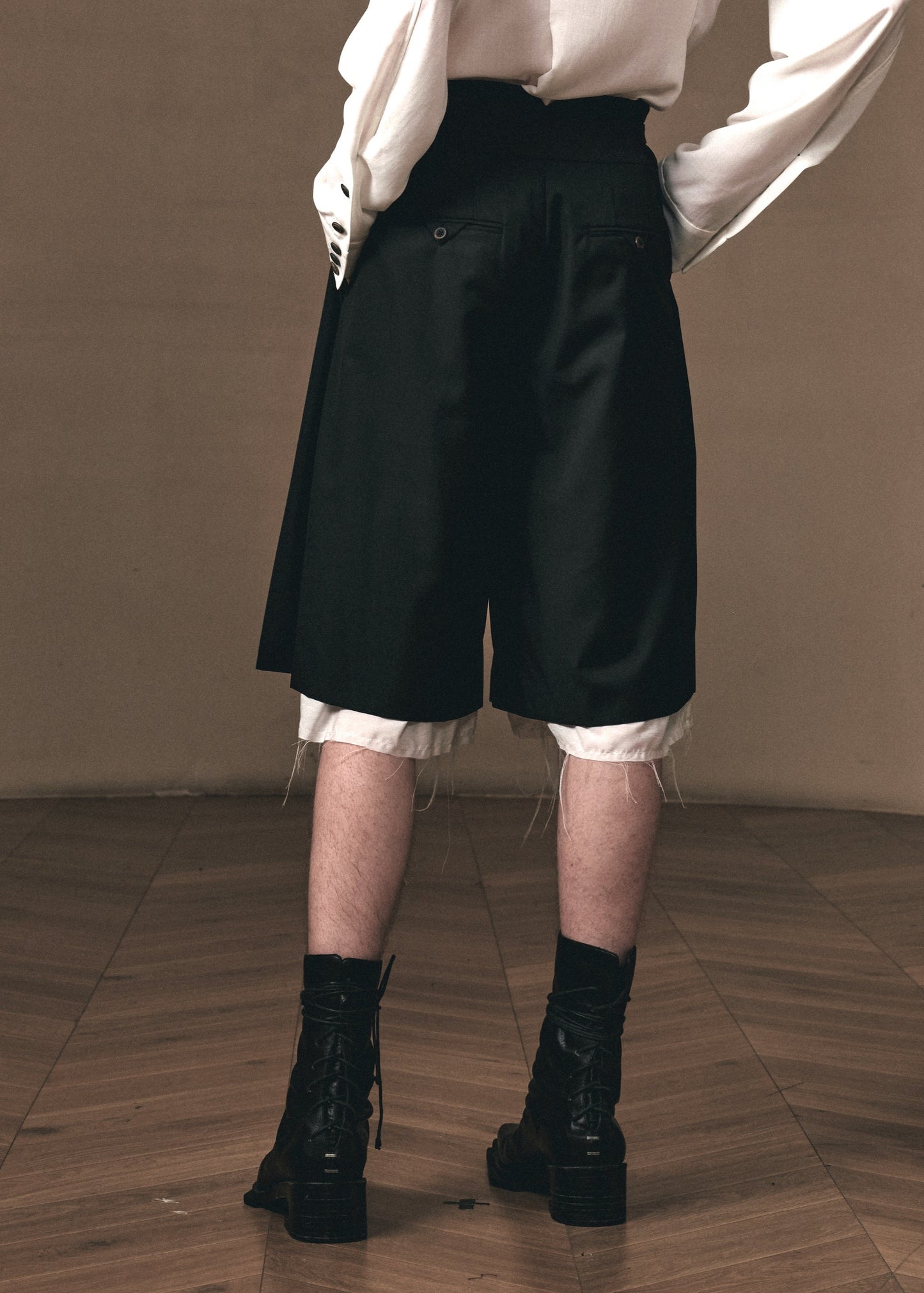 LINED PLEATED SHORTS