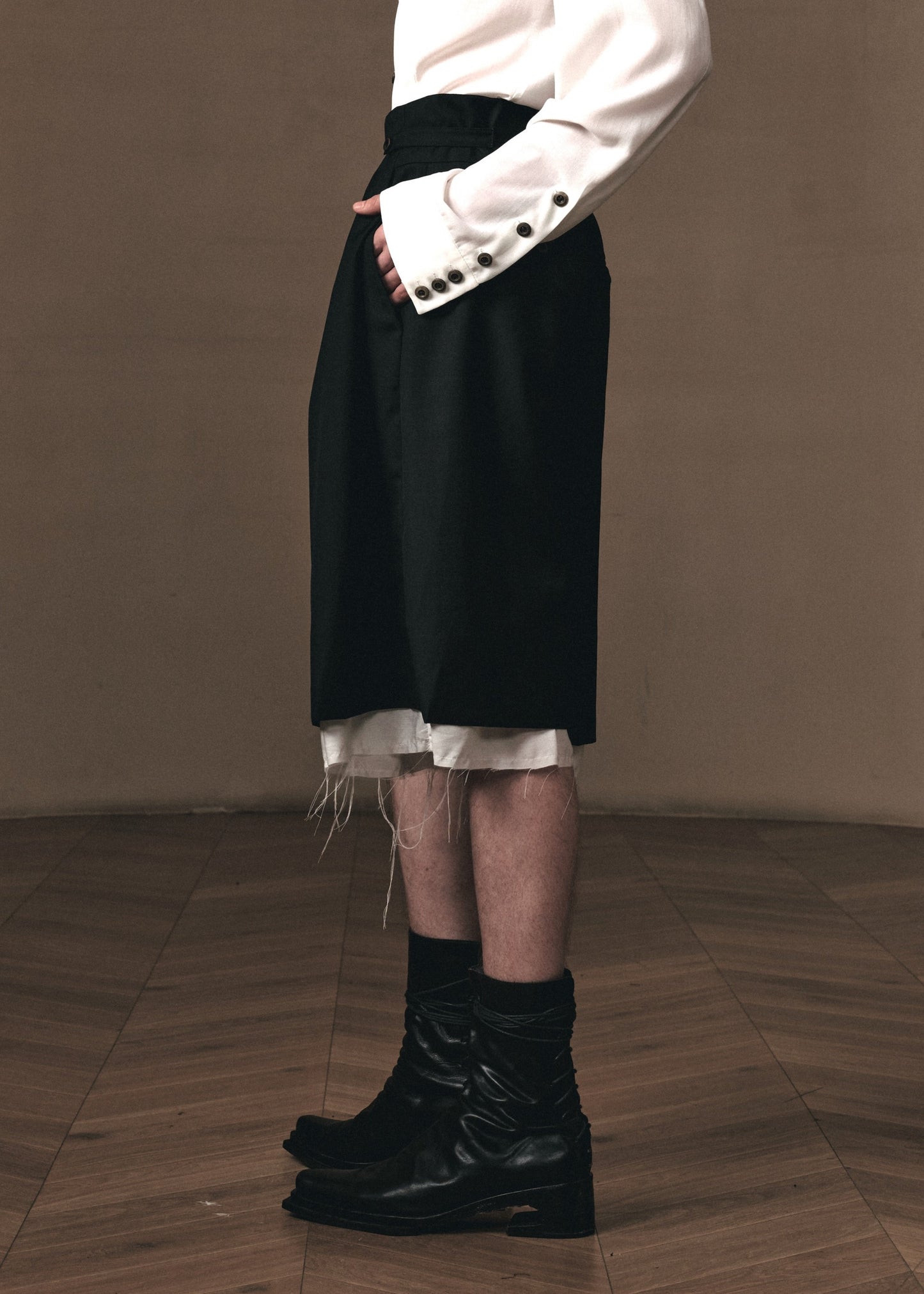 LINED PLEATED SHORTS
