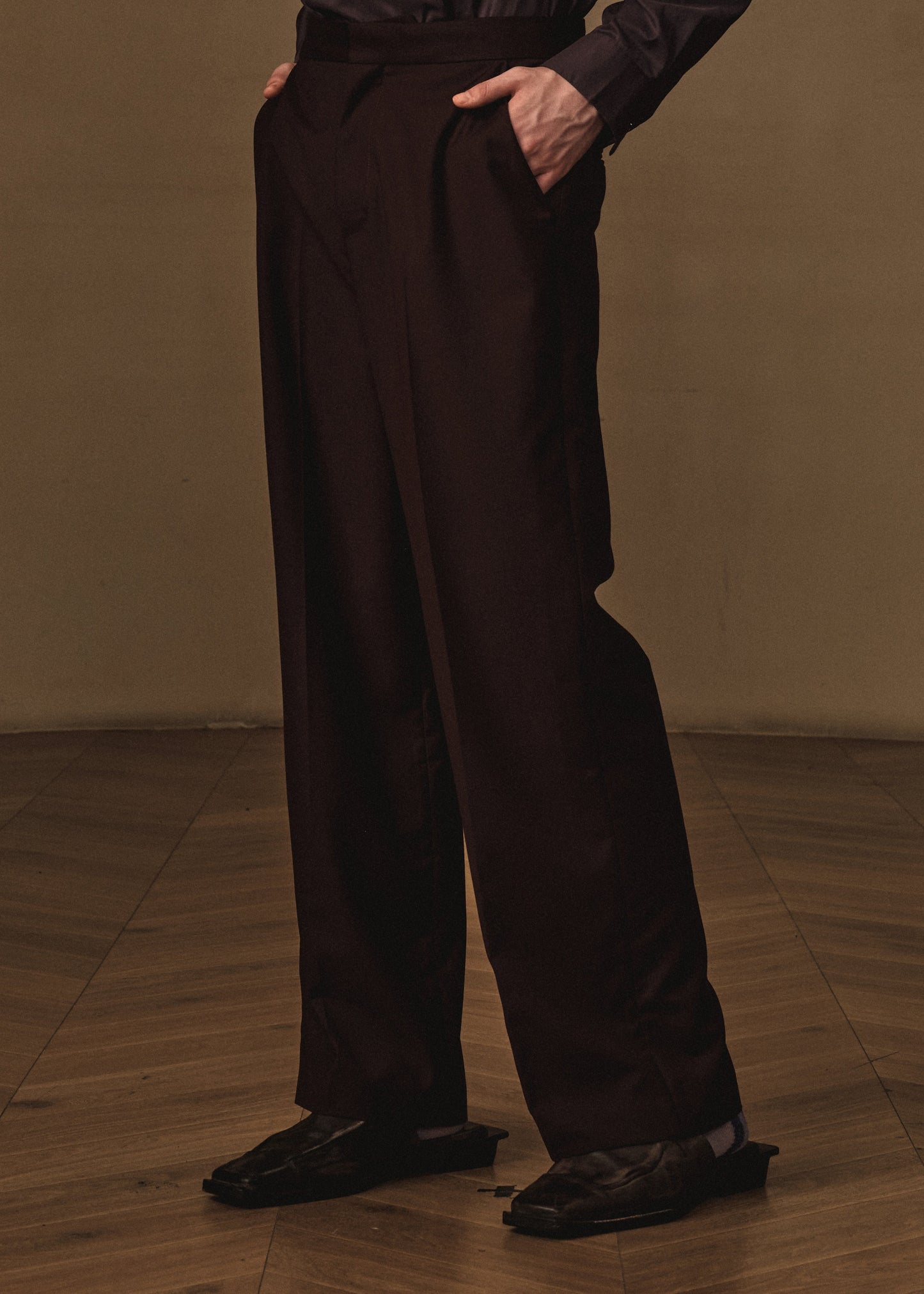 CLASSIC SLIM TROUSERS