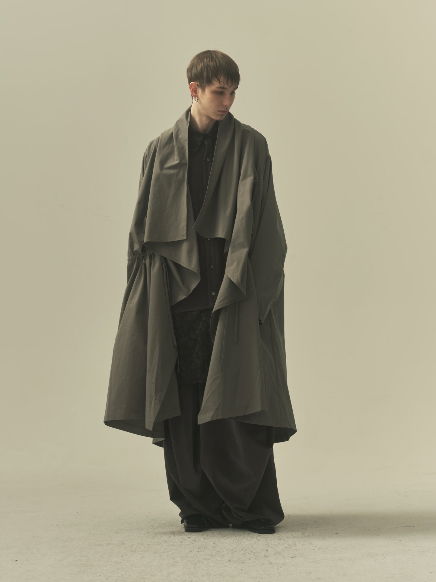 OVERSIZE DRAWSTRING COAT