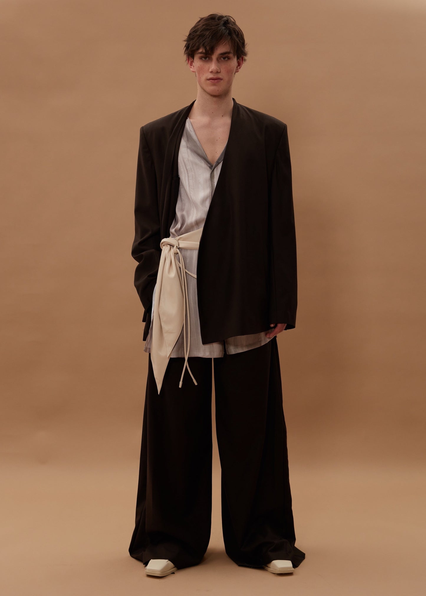 CLASSIC COLLARLESS SLOPING JACKET