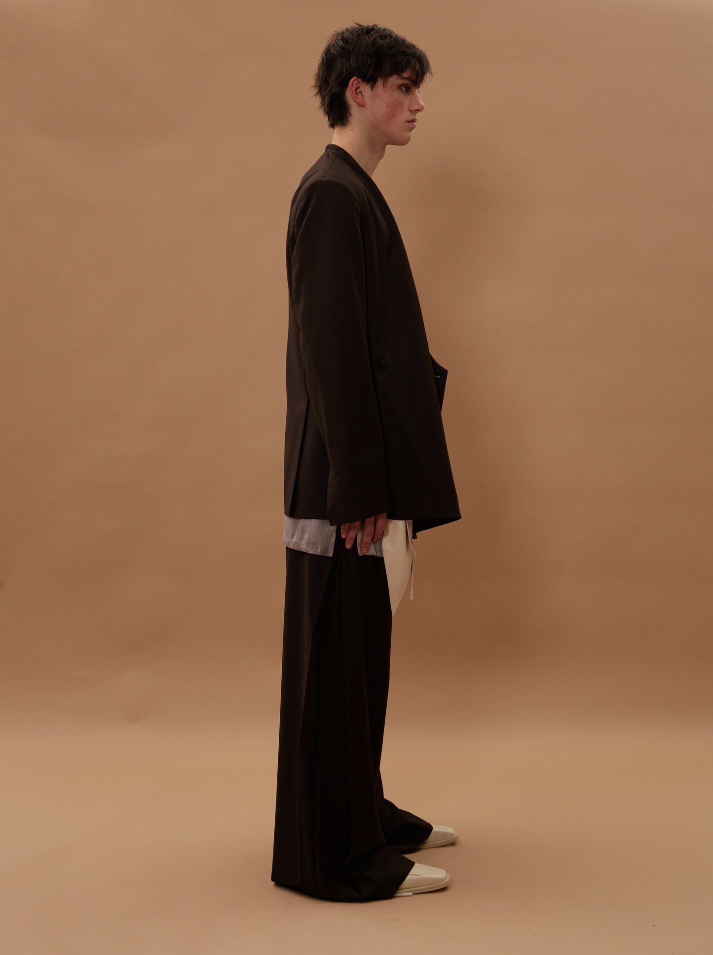 CLASSIC COLLARLESS SLOPING JACKET